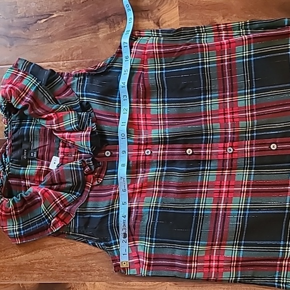 🎉Host Pick 🎉 J Crew Sleeveless ruffle-collar top in black Stewart tartan - Picture 8 of 12
